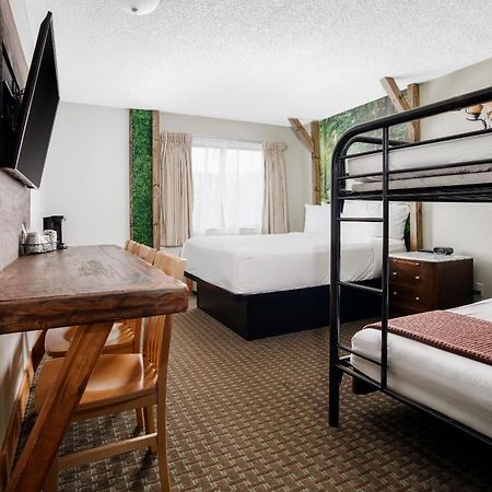 Natura Treescape Resort 위스콘신 델즈 외부 사진
