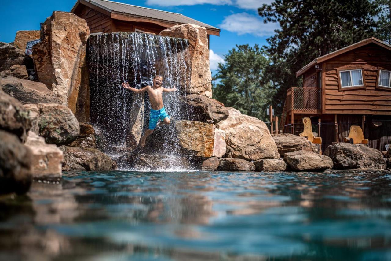 Natura Treescape Resort 위스콘신 델즈 외부 사진