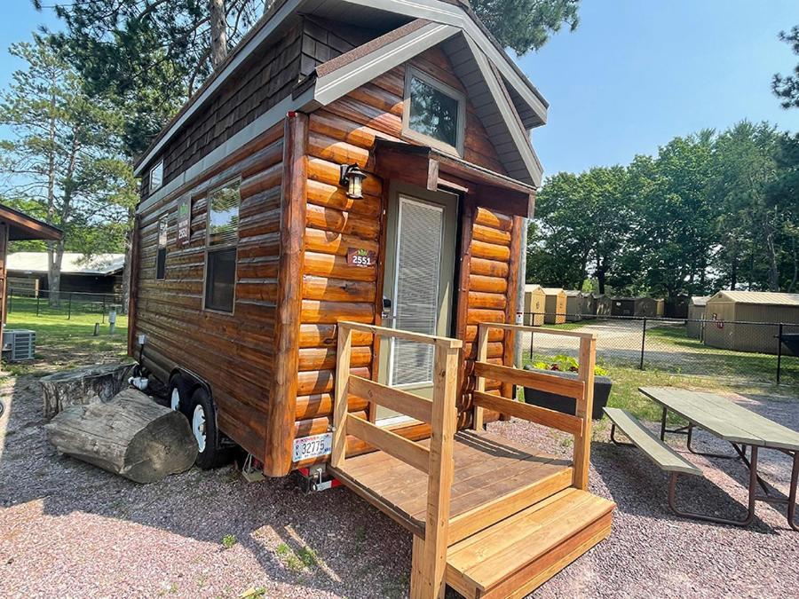 Natura Treescape Resort 위스콘신 델즈 외부 사진