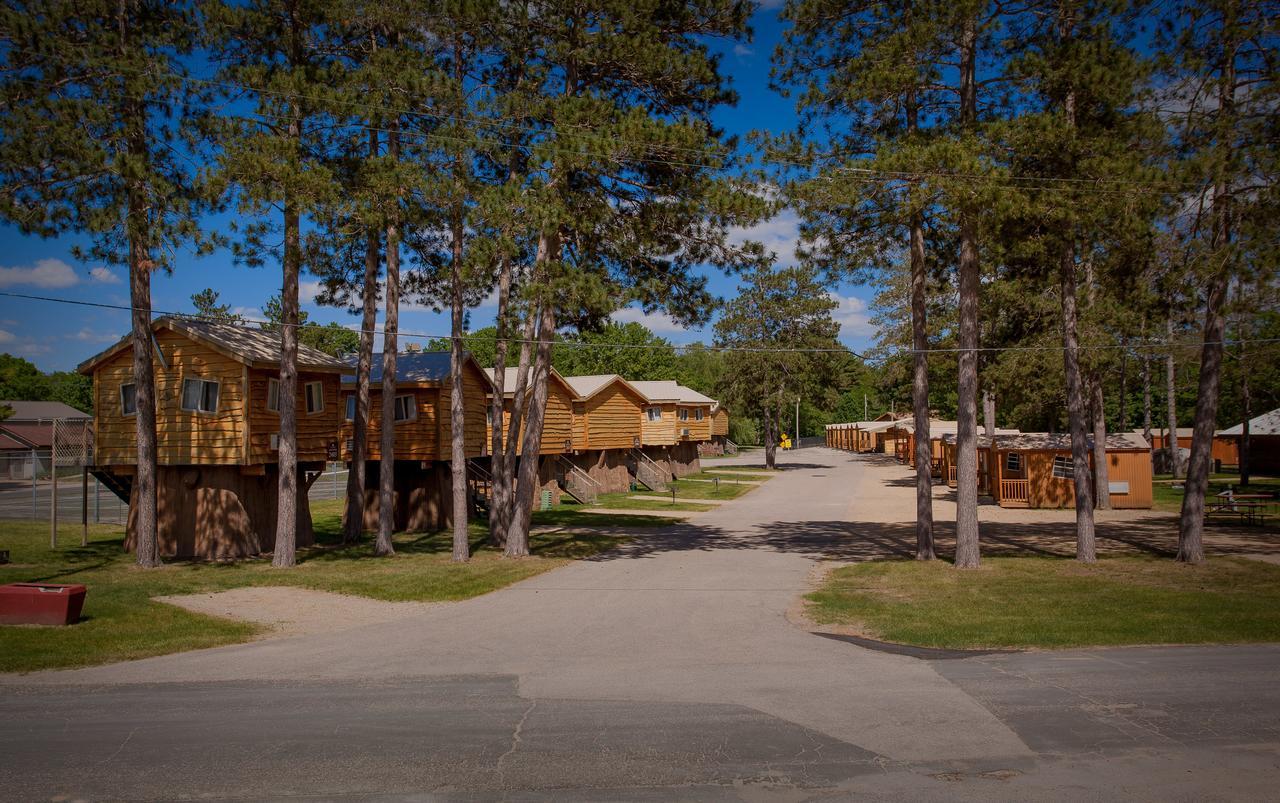 Natura Treescape Resort 위스콘신 델즈 외부 사진