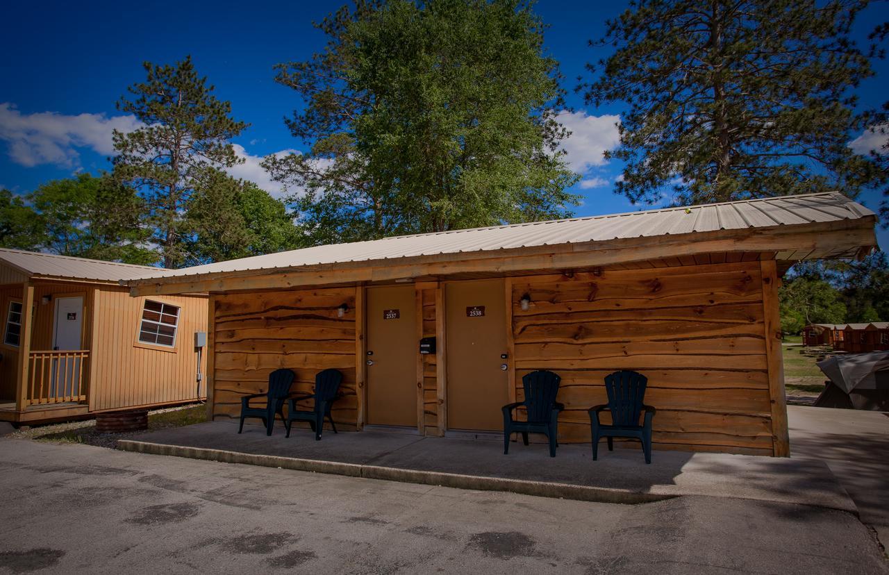 Natura Treescape Resort 위스콘신 델즈 외부 사진